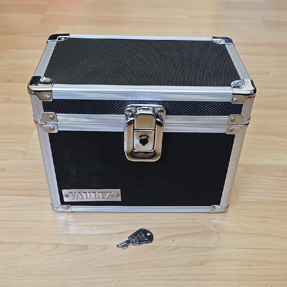 Vaultz Index Car Box Card File Box,Black Locking Storage Box 7"×4.5"×5"